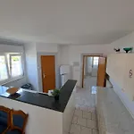 Guest house Varnica Kastel Luksic