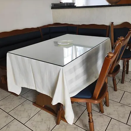 Guest house Varnica Kastel Luksic