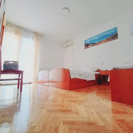 Guest house Varnica Kastel Luksic