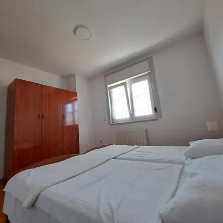 Varnica Kastel Luksic