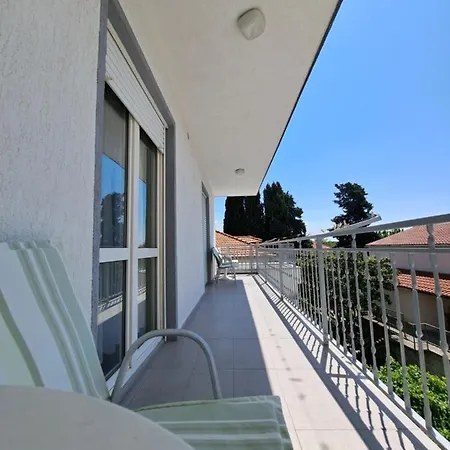 Varnica Guest house Kastel Luksic