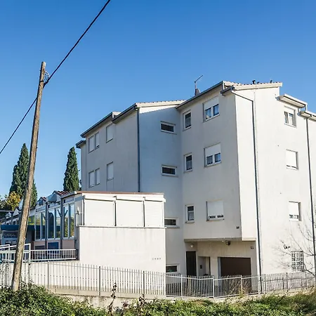 Guest house Varnica 3*