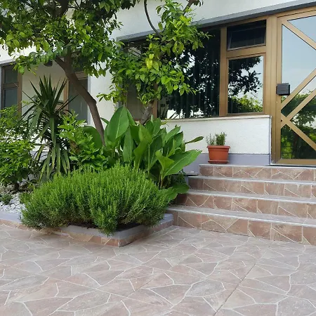 Varnica Guest house Kastel Luksic